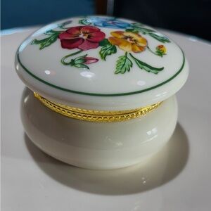 PartyLite Pansy Porcelain Trinket Box – Gold Trim • Vanity Jewelry Holder
